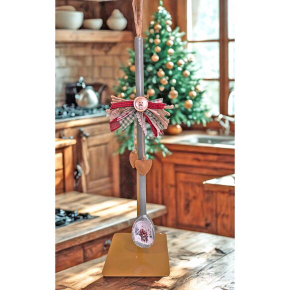 Handmade Vintage Style Wooden Spoon with Santa Design – Rustic Christmas Decor - Picture 3 of 4